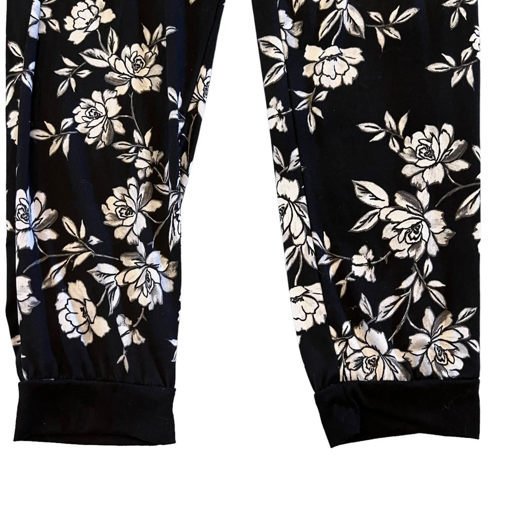 Like new! Super soft! See You Monday LA Black & White Floral Joggers Sz L - Picture 6 of 9